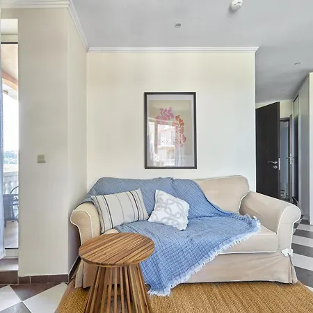 Апартаменты Hasienda Beach Luxury 2 Bedroom Sea View