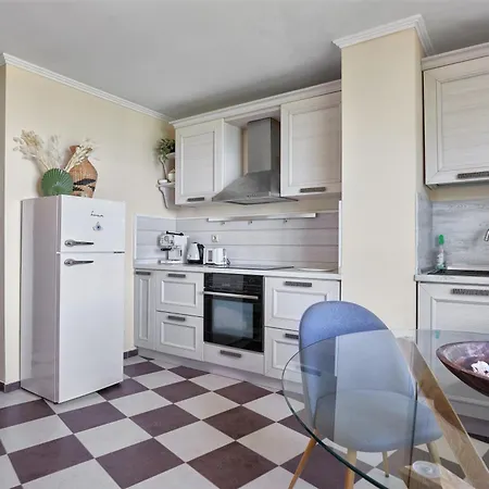 Hasienda Beach Luxury 2 Bedroom Sea View *