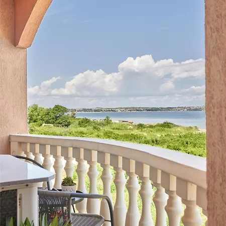 Hasienda Beach Luxury 2 Bedroom Sea View Apartment
