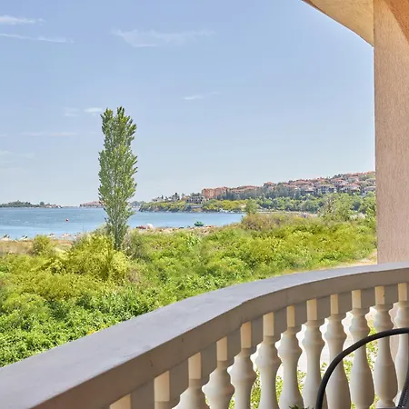 Hasienda Beach Luxury 2 Bedroom Sea View